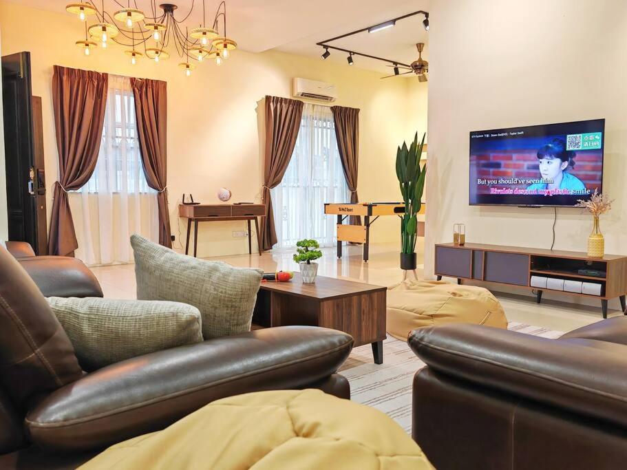 Vila 20-24paxx Near Sunway Lst World Wpool Tab Karaok